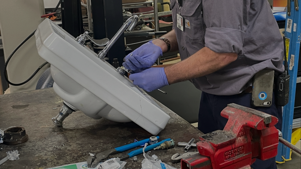 healthcare facility management market